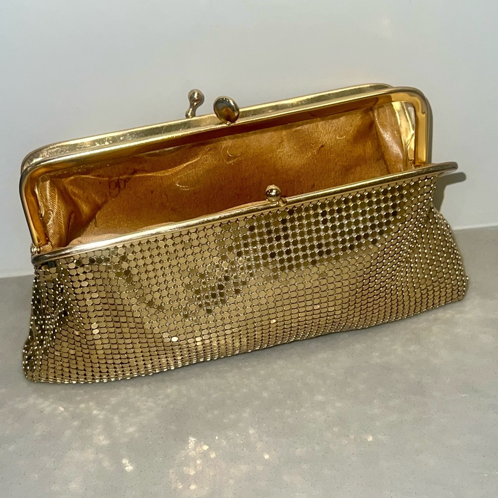 Fabulous retro purse from the 70s in perfect condition !